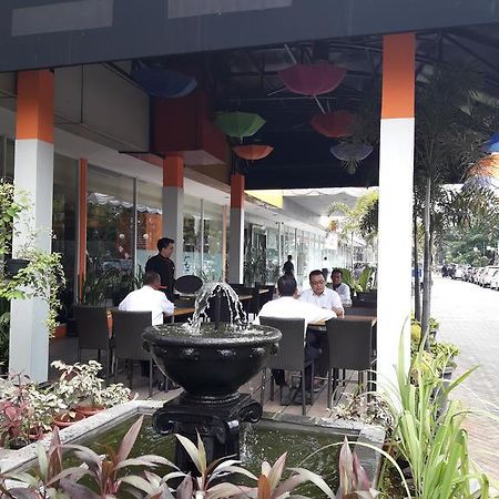 D'Arcici Hotel Cempaka Putih Джакарта Экстерьер фото