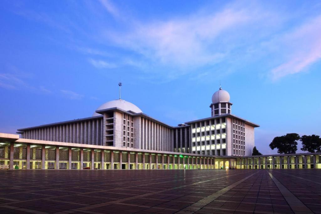 D'Arcici Hotel Cempaka Putih Джакарта Экстерьер фото