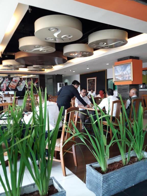 D'Arcici Hotel Cempaka Putih Джакарта Экстерьер фото